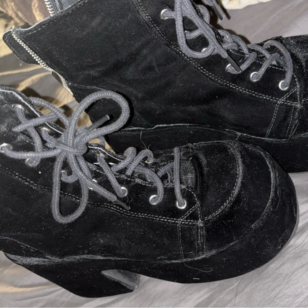 Stylish Black Women's Boots